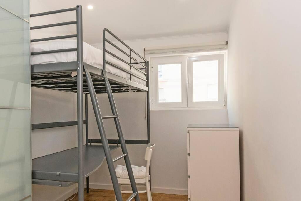 Apartment Near The Beach With Big Terrace セトゥーバル エクステリア 写真